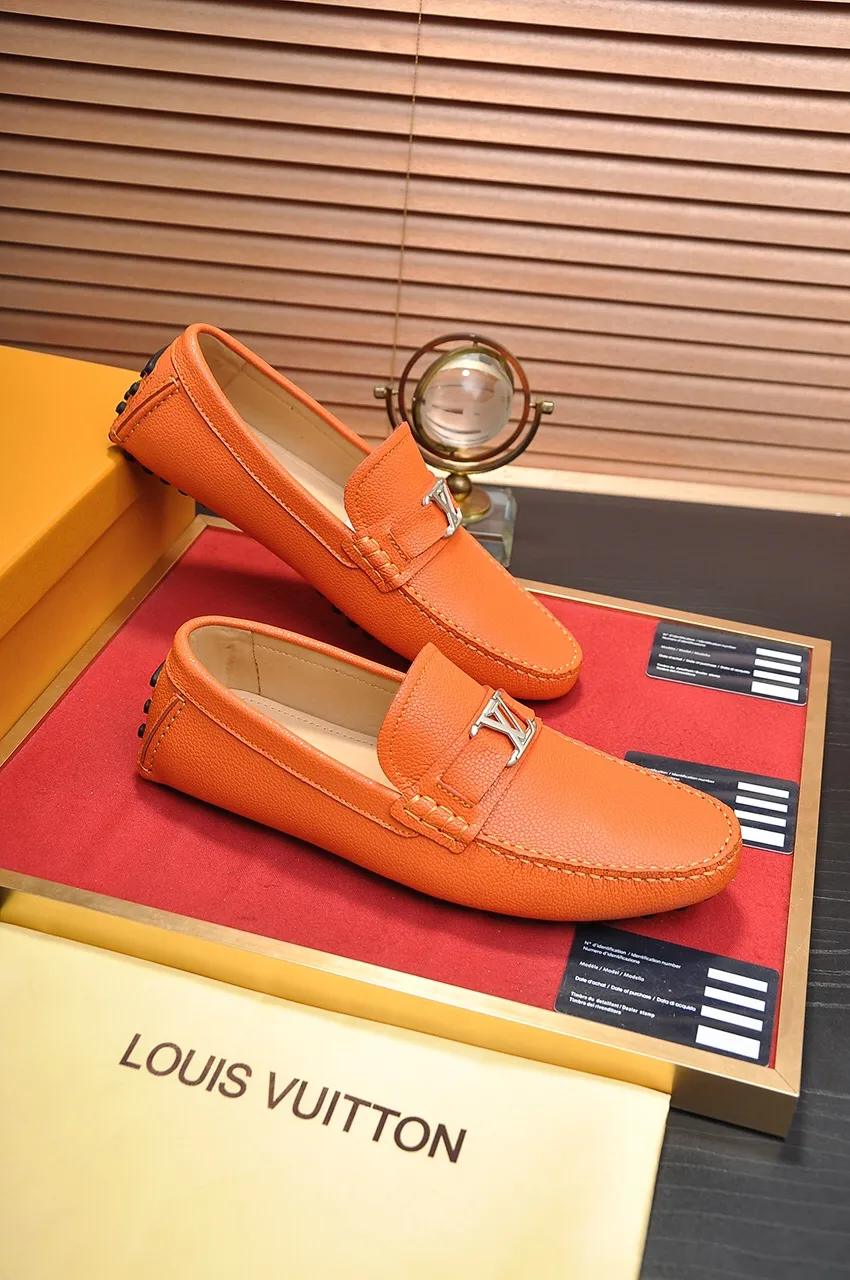 Men's men's shoes 💰420💶 [LV Doudou shoes] (water-dyed cowhide lining) new model is on the market, available on the official website. The new Doudou shoes are processed into single-color materials, and the uppers are made of imported horsehide leather. The body of the shoe is fully hemmed with mark thread, and is lined with imported original cowhide leather. The elegant shoe shape is super suitable for all-matching, and the size is 38-44.